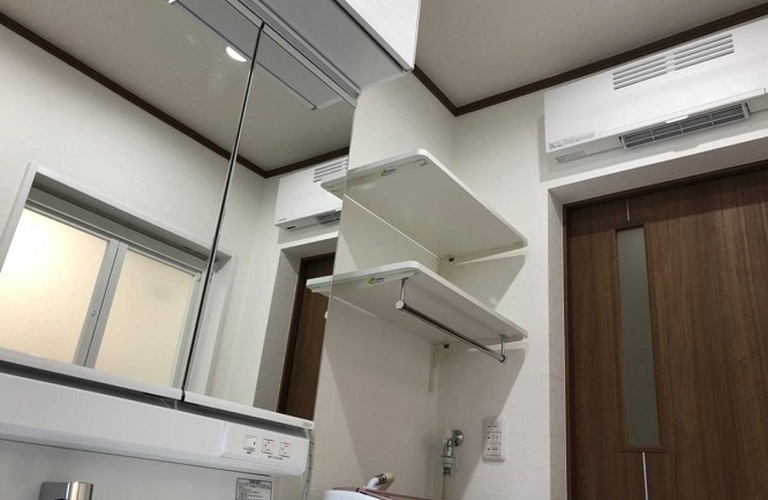 住吉様、可動棚とヒーター