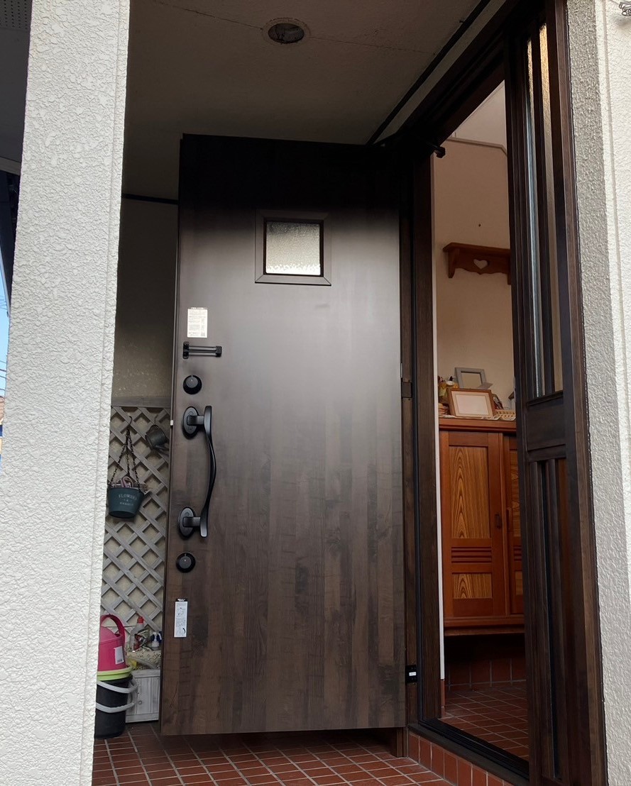 LINE_ALBUM_高原様邸　玄関ドア・トイレドア・網戸工事11月14、16日_250114_1