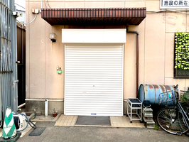 LINE_ALBUM_河本商店事務所シャッター工事、事務所2階フロアタイル施工_250729_7
